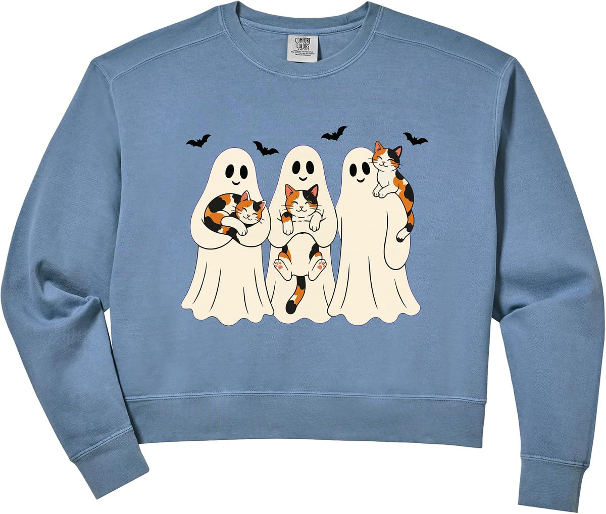 Womens Cute Spooky Season Ghost Holding Calico Cats Funny Halloween Comfort Colors Crop Sweatshirt