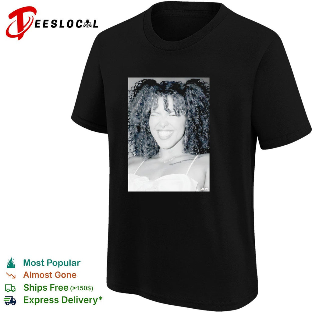 Willow Nightingale smiling portrait shirt Unisex