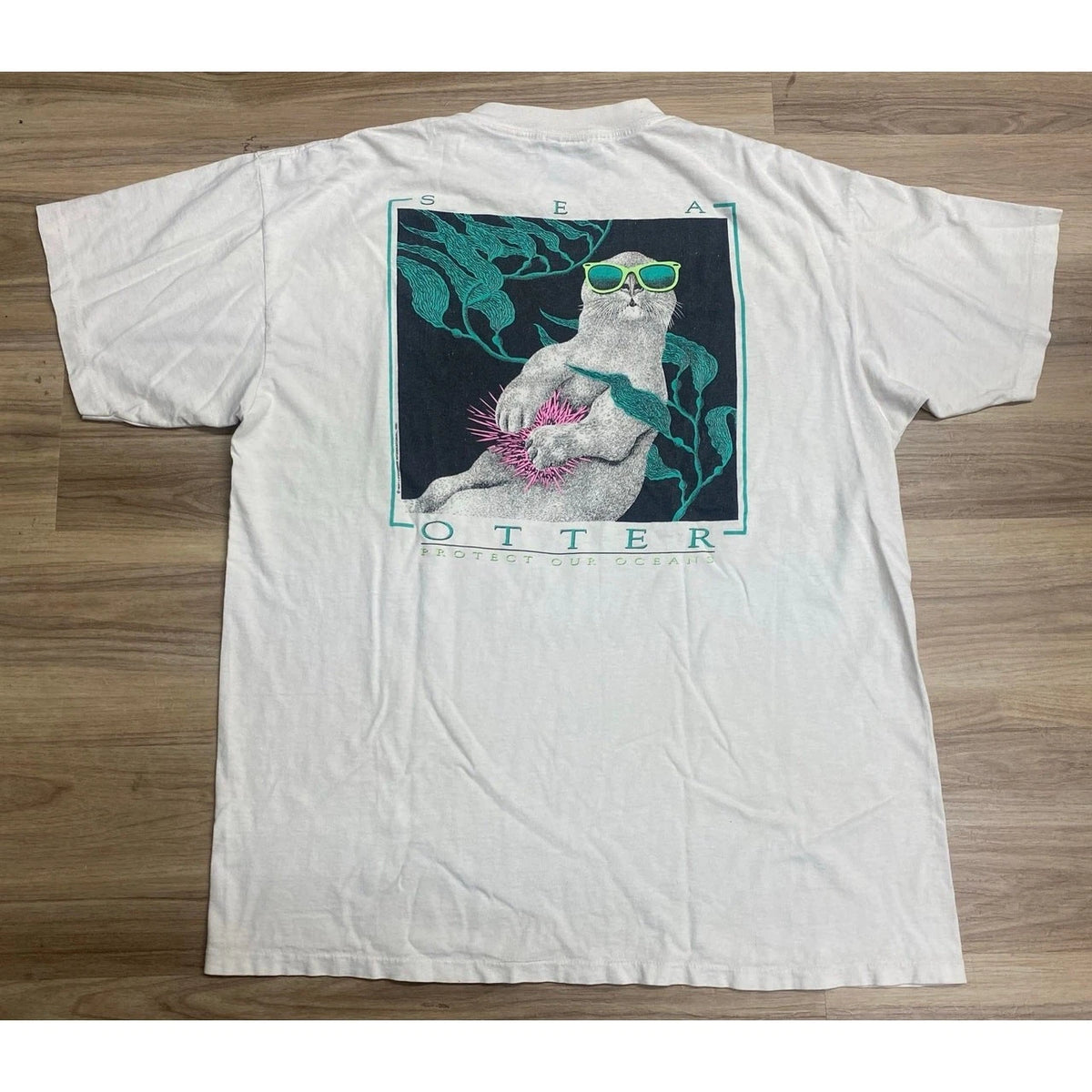 VTG 90s Oneita Power-T Lifeforms International Sea Otter single stich t-shirt XL