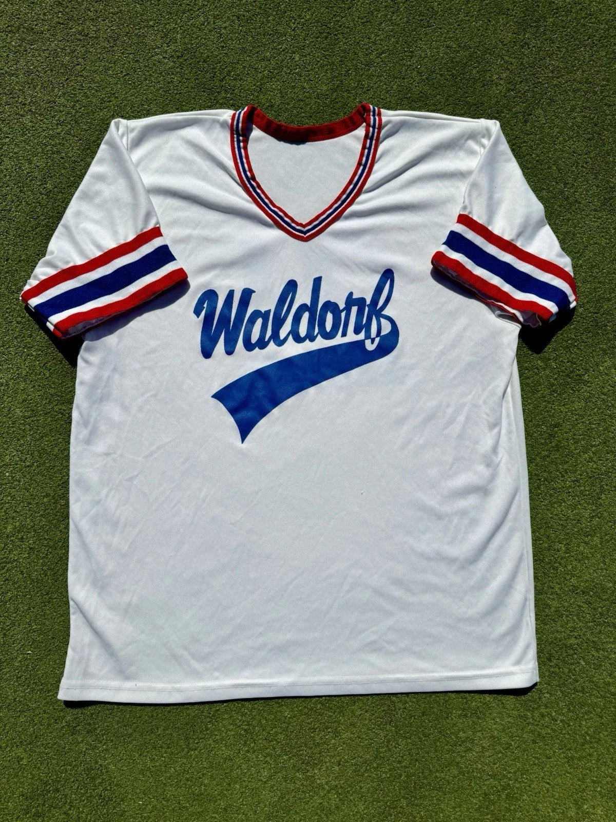 1980’s Waldorf Hotel Vintage 80’s New York City Retro NYC Men’s Soccer Jersey Unisex