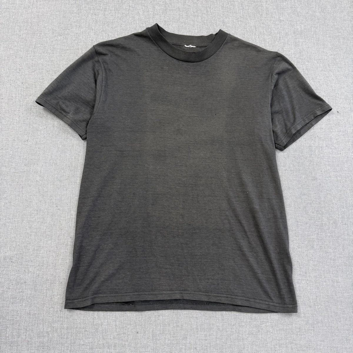 Vintage 90s Sun Faded Black Blank T-Shirt Mens Medium Basic Crew Neck Distressed