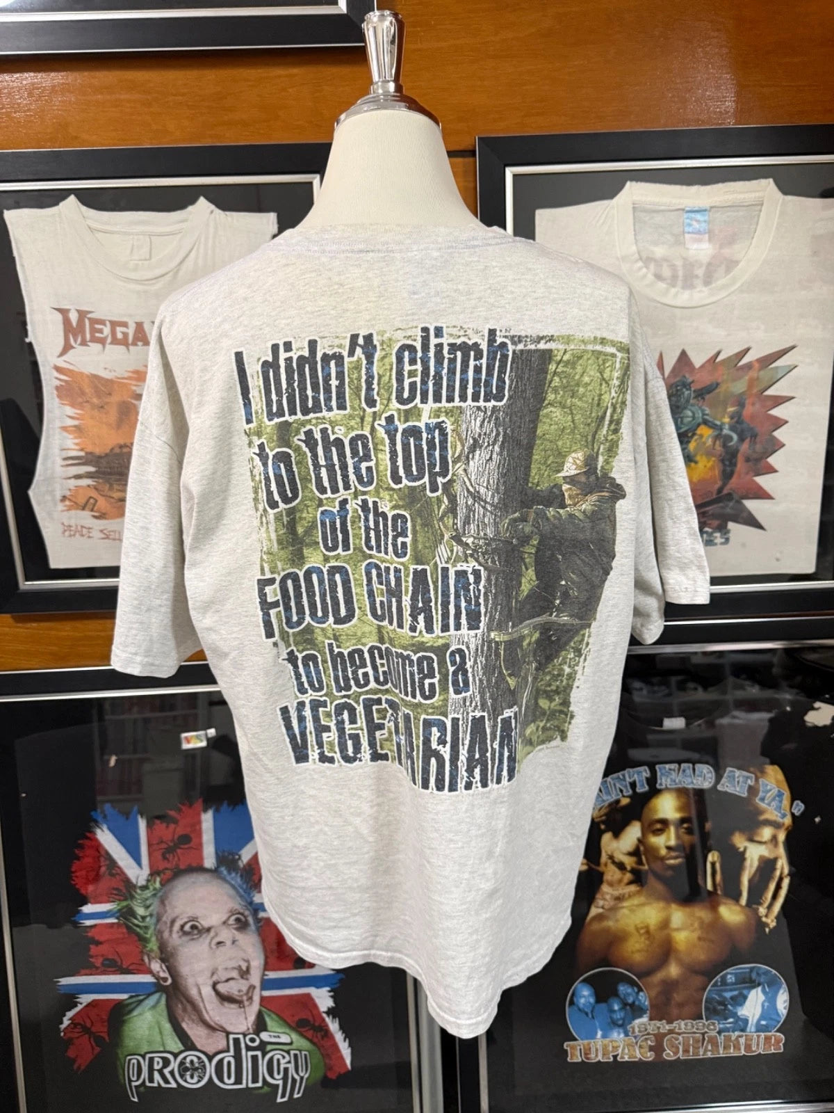 Vintage 2000 North American Hunting Club T-Shirt Y2K Buckwear Hunting XL